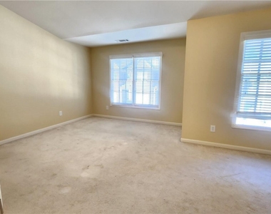 308 Knelston Oak Drive - Photo Thumbnail 9