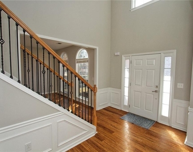 5057 Bethpage Drive - Photo Thumbnail 2