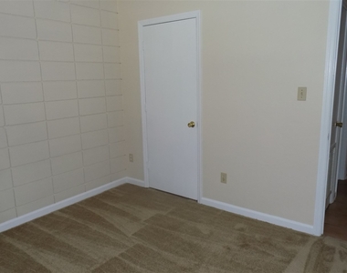 2129 Corinne St - Photo Thumbnail 13