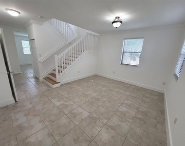 11750 Sw 233rd Ln - Photo Thumbnail 4