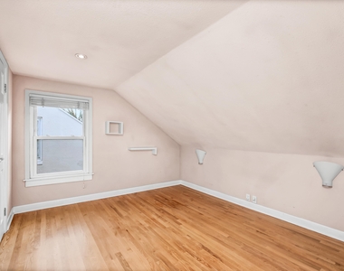 5160 N Bay Ridge Ave - Photo Thumbnail 13