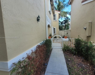 15039 Sw 51st St - Photo Thumbnail 1