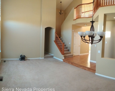 9950 Moccasin Ct - Photo Thumbnail 6