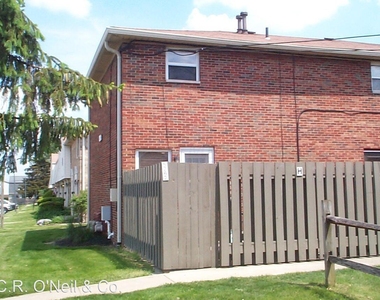 5762 N. Pine Tree Street, #c - Photo Thumbnail 6