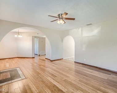 540 Florida Circle South Unit - Photo Thumbnail 6