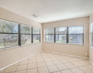 540 Florida Circle South Unit - Photo Thumbnail 3