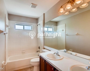 315 Suncrest Ct Unit - Photo Thumbnail 12