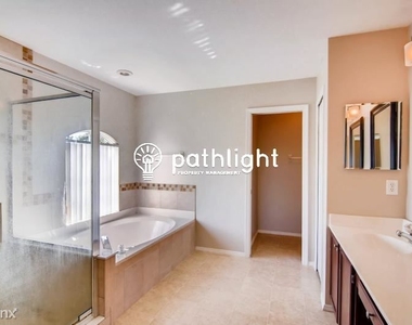 315 Suncrest Ct Unit - Photo Thumbnail 11