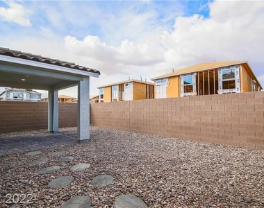 8176 Calpena Avenue - Photo Thumbnail 40