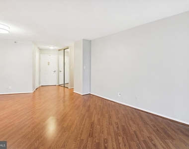 1600 N Oak St #703 - Photo Thumbnail 11