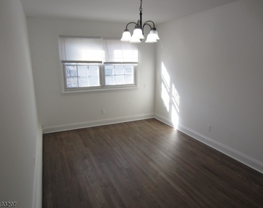 423 Leonhardt Dr 2nd Floor - Photo Thumbnail 5