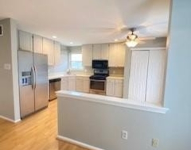 114 Glennbrook Ct - Photo Thumbnail 7