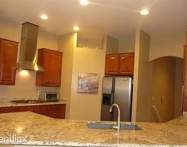 2842 S. Waco Way - Photo Thumbnail 12