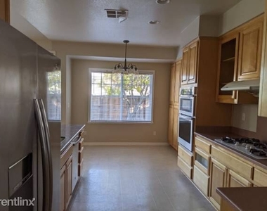 2508 Heritage Way - Photo Thumbnail 7