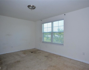 11403 R Warren Oaks Pl - Photo Thumbnail 19