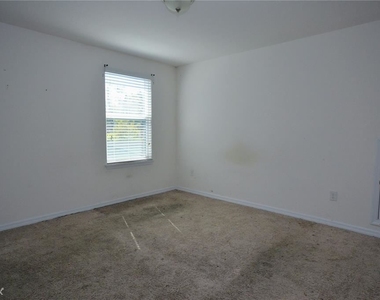 11403 R Warren Oaks Pl - Photo Thumbnail 16