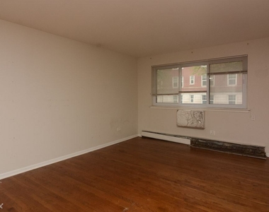 1040 W. Hollywood, Unit 203 - Photo Thumbnail 7