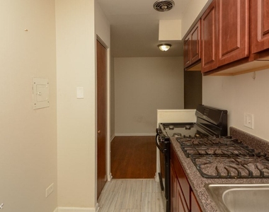 1040 W. Hollywood, Unit 203 - Photo Thumbnail 3