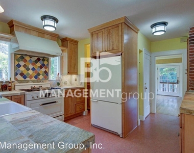 5137 Ne Wisteria Drive - Photo Thumbnail 6