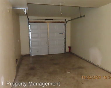 655 Woodcrest Dr. - Photo Thumbnail 26