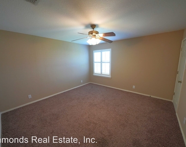 321 Willow Loop - Photo Thumbnail 31