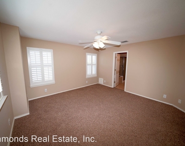 321 Willow Loop - Photo Thumbnail 26