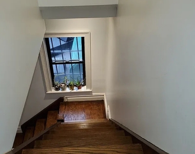 224 West 13 Street - Photo Thumbnail 7