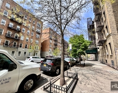 West 171st Street - Photo Thumbnail 4