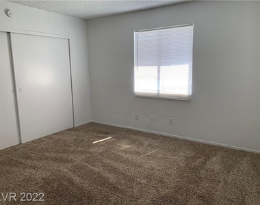 825 Rock Springs Drive - Photo Thumbnail 16