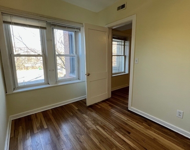 841 W Lawrence Avenue - Photo Thumbnail 16