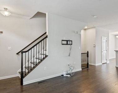 1221 Trenton Place - Photo Thumbnail 2