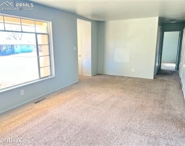 208 R Esther Drive - Photo Thumbnail 4