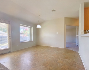 2232 Pearson Way - Photo Thumbnail 9