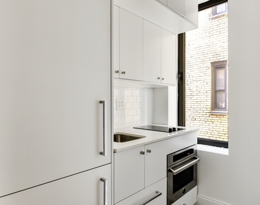 220 West 24th Street - Photo Thumbnail 1