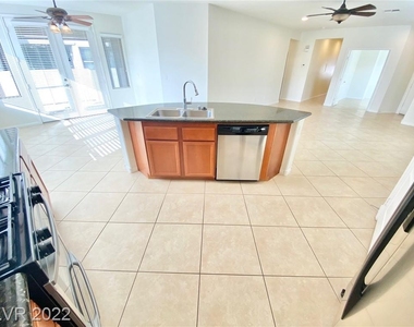 3709 Rocklin Peak Avenue - Photo Thumbnail 6