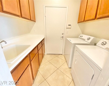 3709 Rocklin Peak Avenue - Photo Thumbnail 15