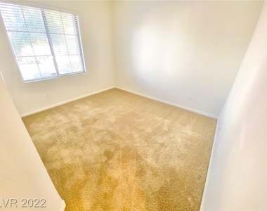 3709 Rocklin Peak Avenue - Photo Thumbnail 7