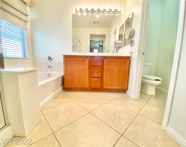 3709 Rocklin Peak Avenue - Photo Thumbnail 24