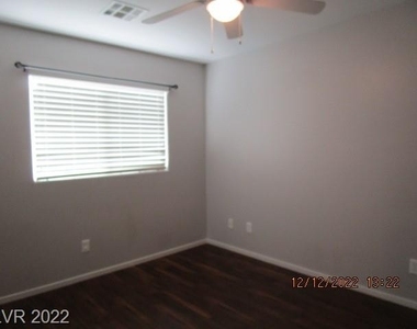 7026 River Meadows Avenue - Photo Thumbnail 15