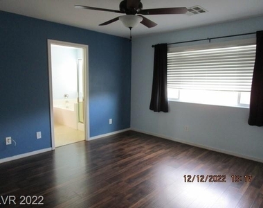 7026 River Meadows Avenue - Photo Thumbnail 7