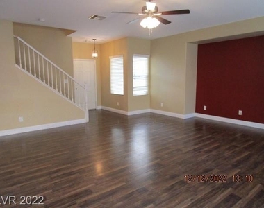 7026 River Meadows Avenue - Photo Thumbnail 2