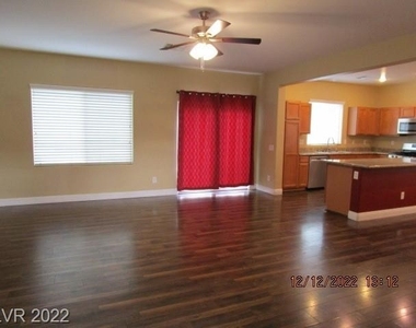 7026 River Meadows Avenue - Photo Thumbnail 3