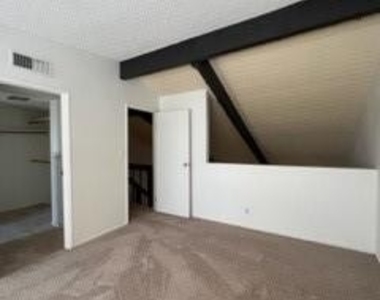 4047 Great Plains Way - Photo Thumbnail 12