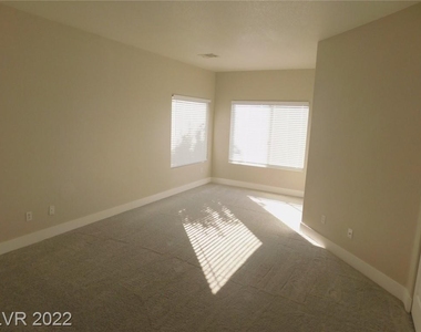 7075 Russell Ranch Avenue - Photo Thumbnail 11