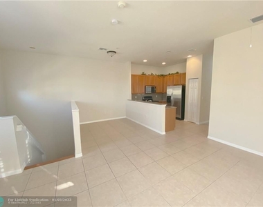 5751 Hampton Hills Blvd - Photo Thumbnail 3