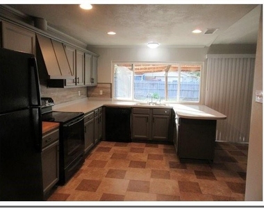 5713 Christie Lane - Photo Thumbnail 5