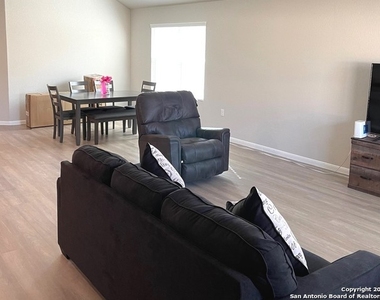 4503 Meadowland Pl - Photo Thumbnail 8