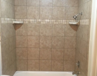 703 Woodcrest Cir - Photo Thumbnail 10