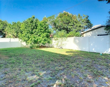 2311 W Aileen Street - Photo Thumbnail 42