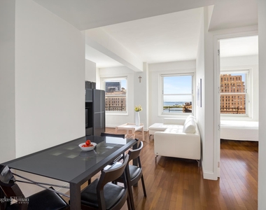 88 Greenwich St - Photo Thumbnail 1